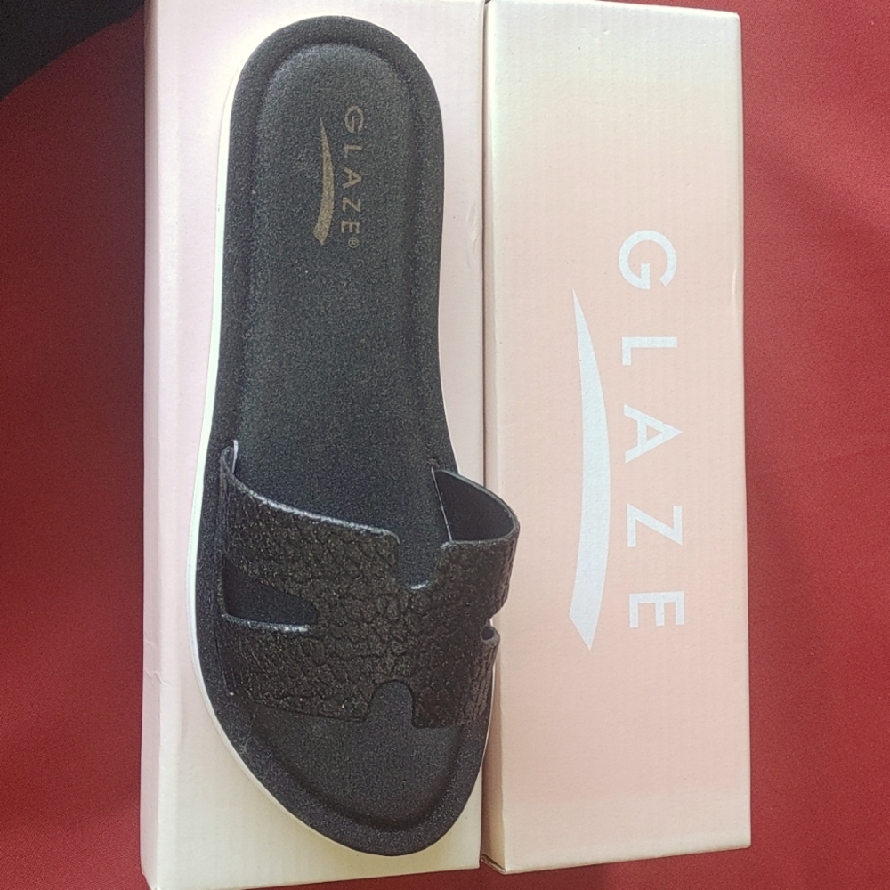 Glaze sparkling Black flat sandals 🩴